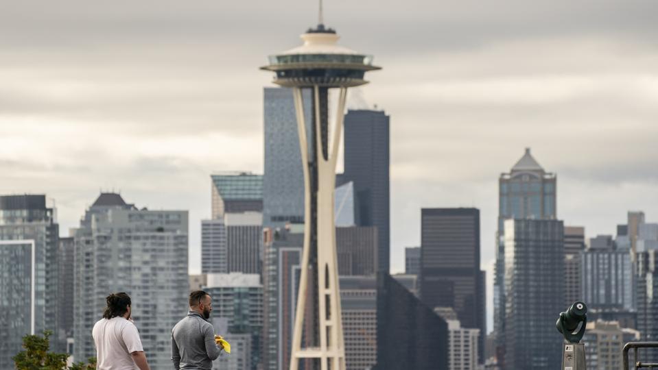 Seattle se convierte en la primera ciudad en alcanzar una tasa clave de vacunación del 70 por ciento