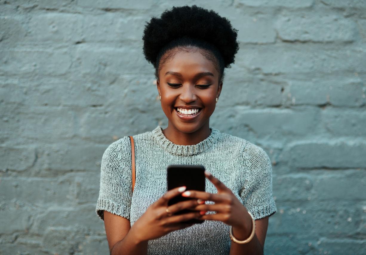 How The Darkest Hue Has Become A Safe Space To Unpack Conversations Of Colorism - Vimarsana News