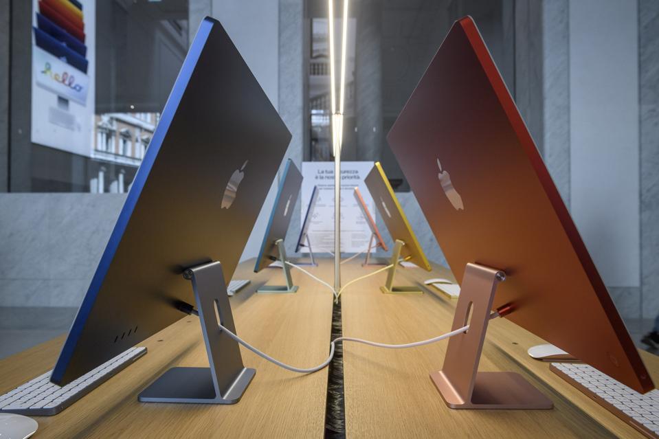 Otevření Apple Store Via Del Corso v Římě
