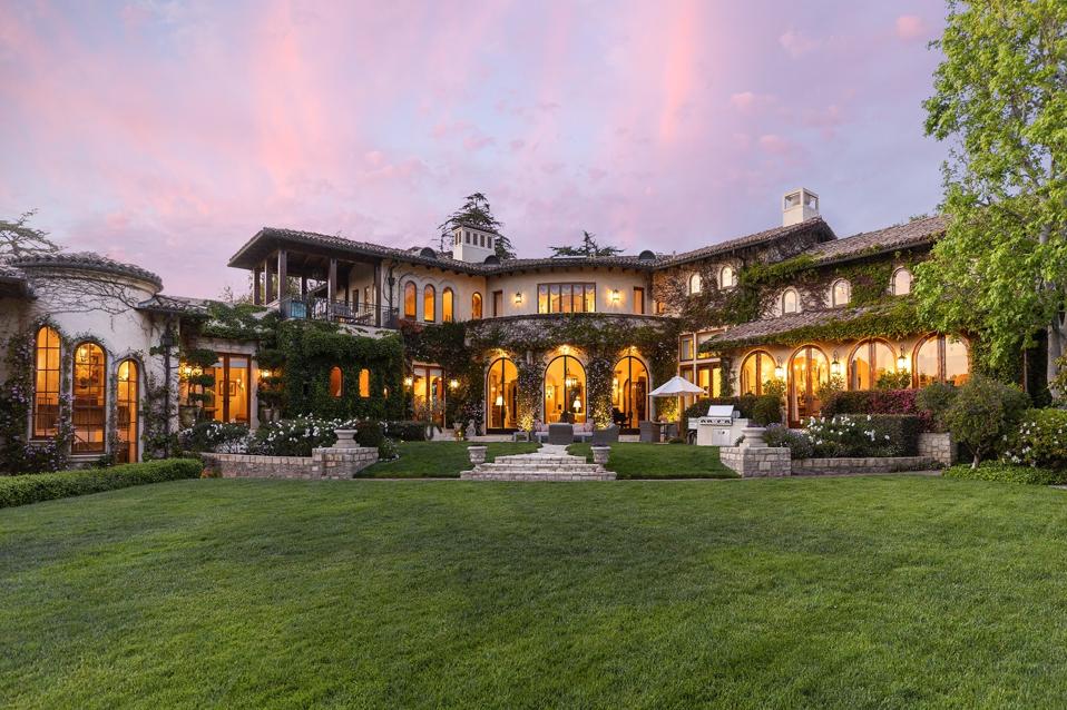 sugar ray leonard house at 1550 Amalfi Dr Pacific Palisades, CA los angeles usa