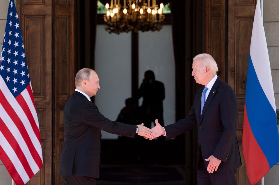 TOPSHOT-SWITZERLAND-US-RUSSIA-SUMMIT-DIPLOMACY