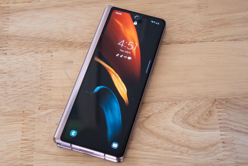 Samsung Galaxy Z Fold Review: A Glimpse Into Our Ultra Mobile