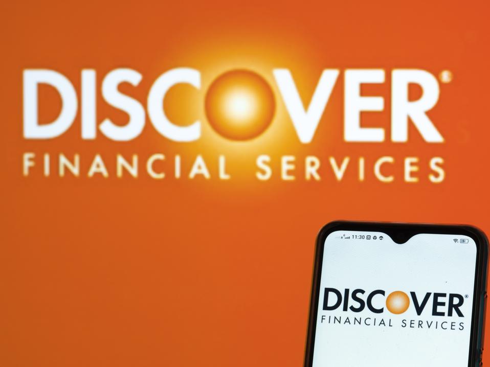 На цій фотоілюстрації Discover Financial Services...