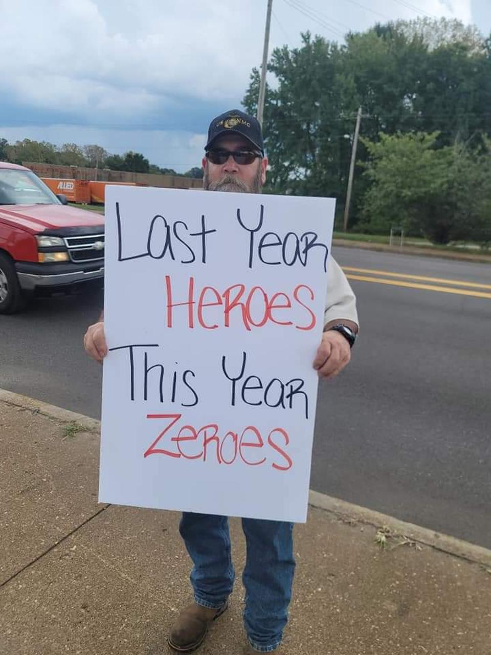 BCTGM Local 252G Member on the picket line in Memphis, Tennessee.