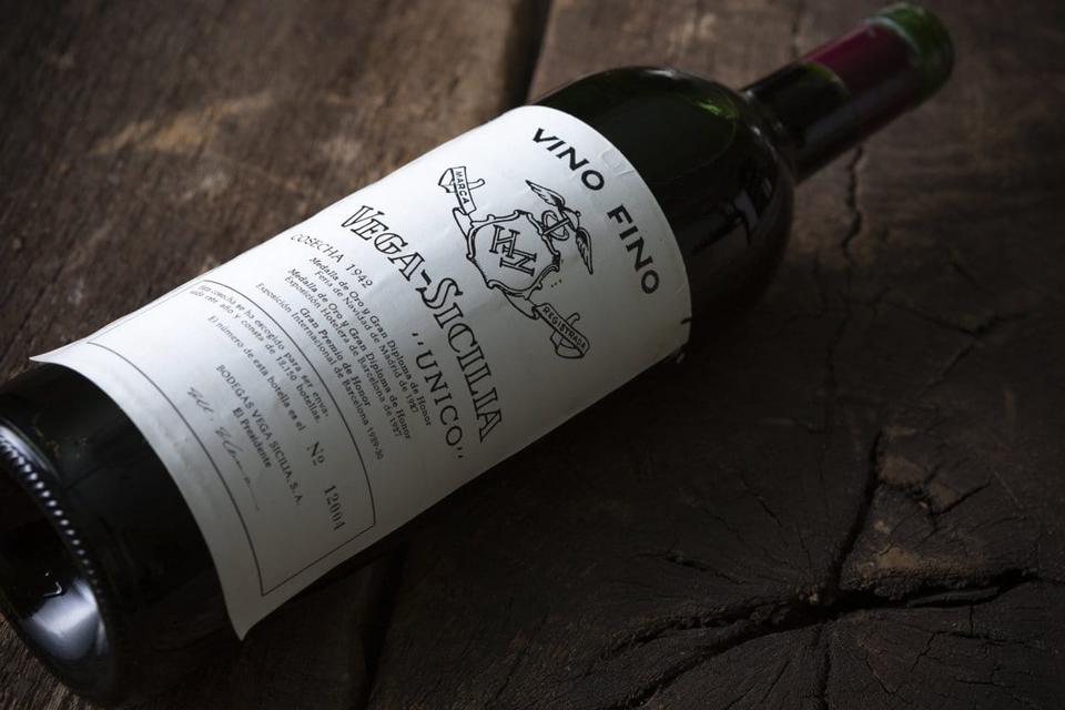 Bottle of Vega Sicilia Unico  Tempos Vega Sicilia