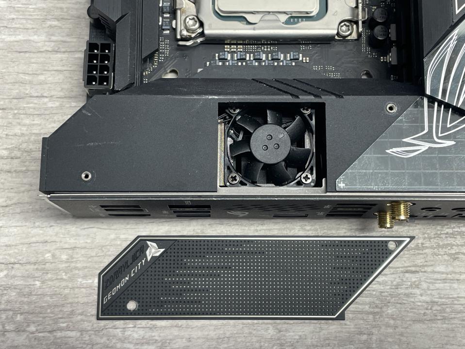 Asus ROG Strix Z690-I Gaming WiFi Mini-ITX Motherboard Review