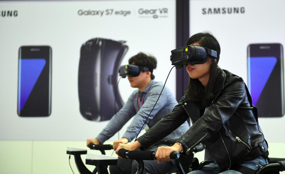 The Future Is Now Five Awesome Uses Of Virtual Reality In Marketing