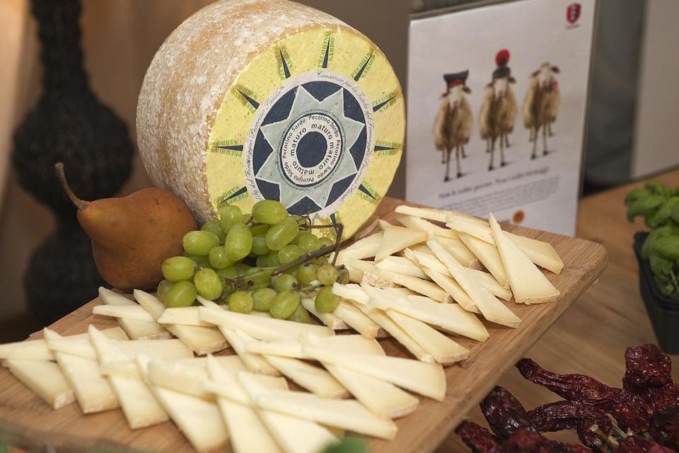 Pecorino Sardo Maturo forma