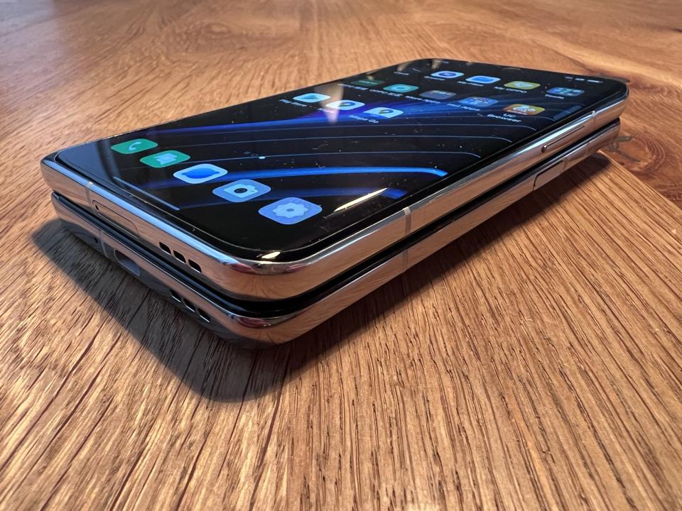 Oppo find N ジャンク Oppo-Find-N-CECT-Aurora-1.jpg