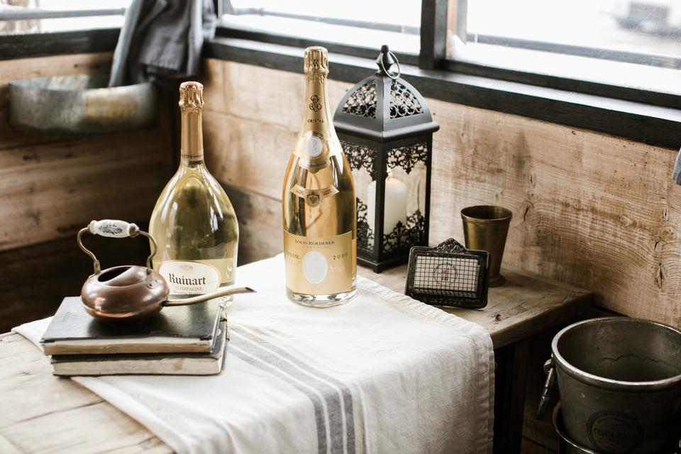 Champagne and apres ski in Aspen