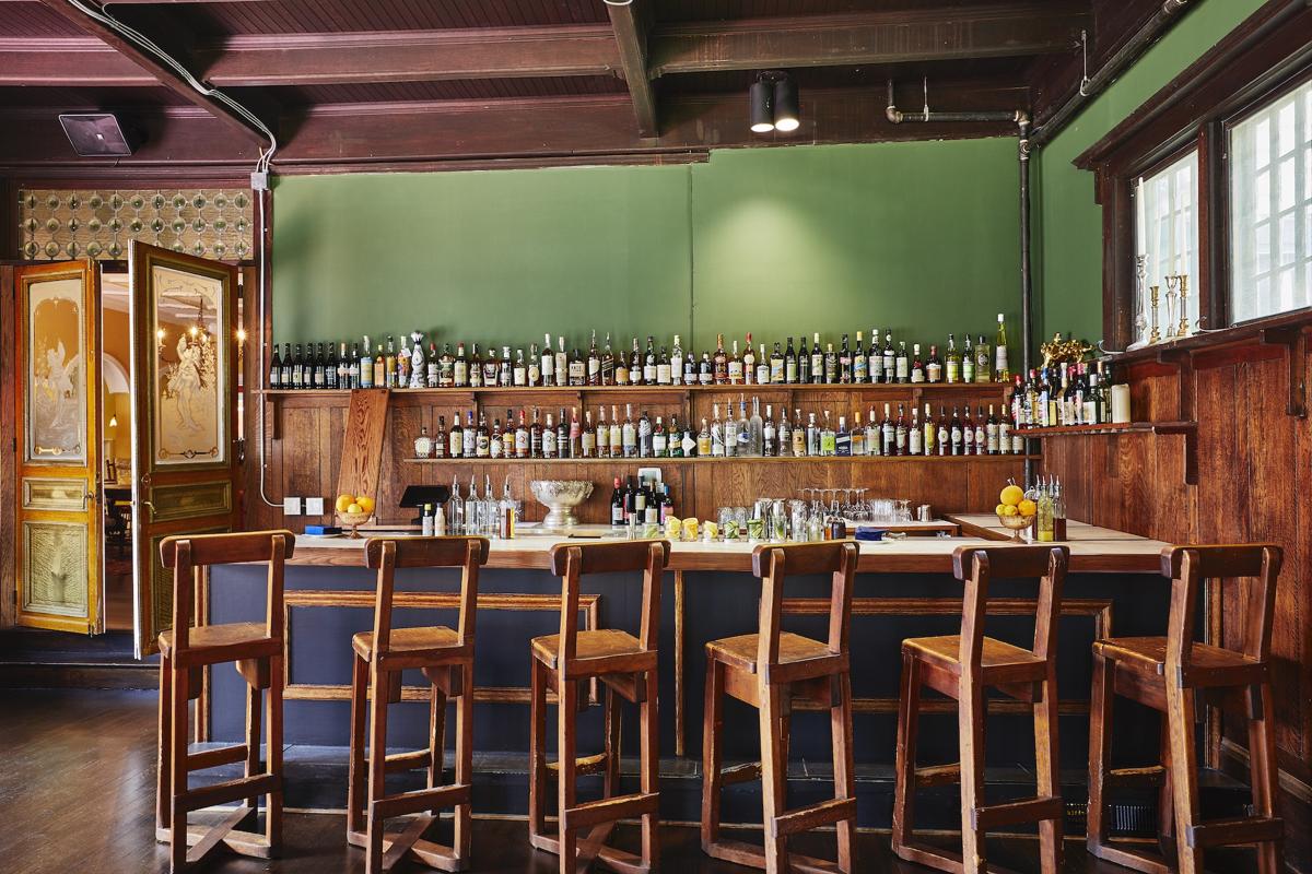 The Ostrich Room at Apple Tree Inn