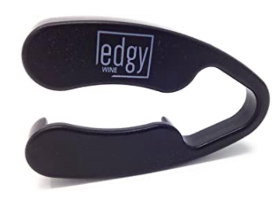 This wine bottle foil cutter will cut a fine edge