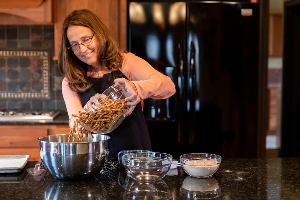 Dot_s-Pretzels-7113-1781x1187