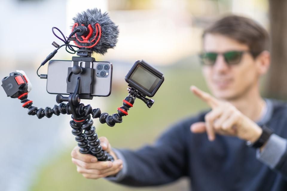 How to turn your smartphone into a better vlogging rig: Digital Photography  Review