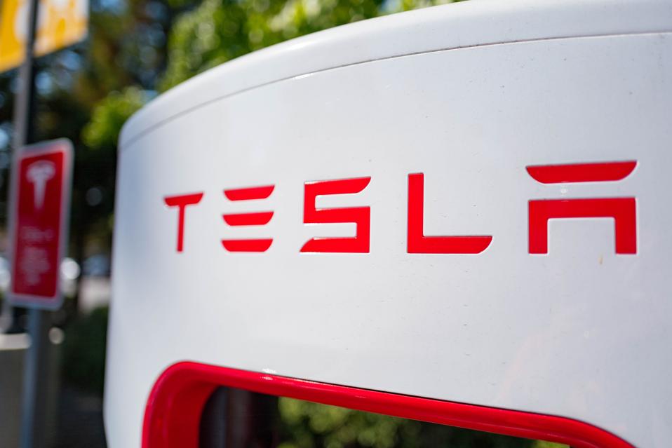Логотип Tesla