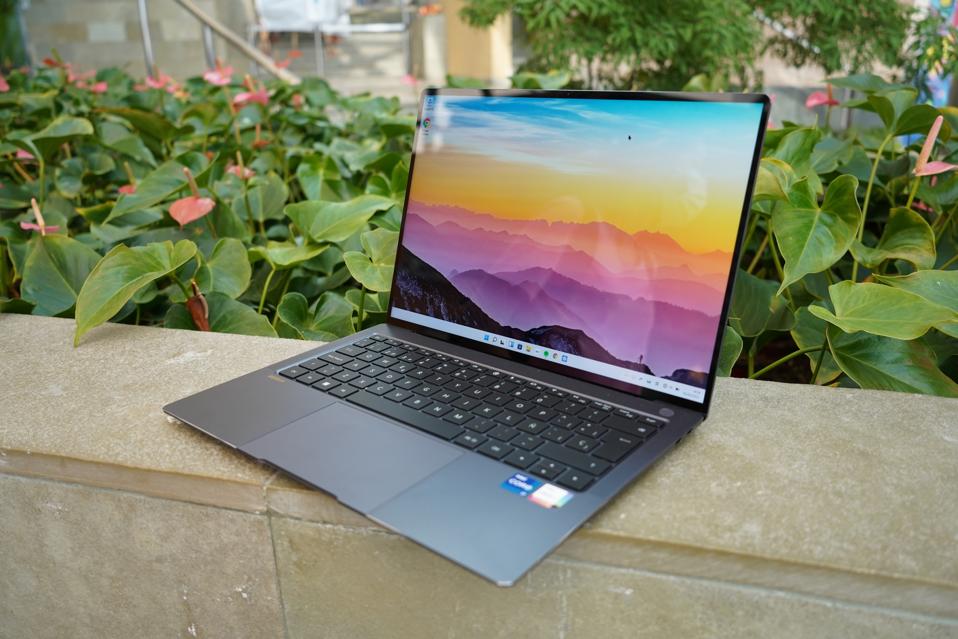 Huawei MateBook X Pro (2022) Review: Excellent Trackpad And
