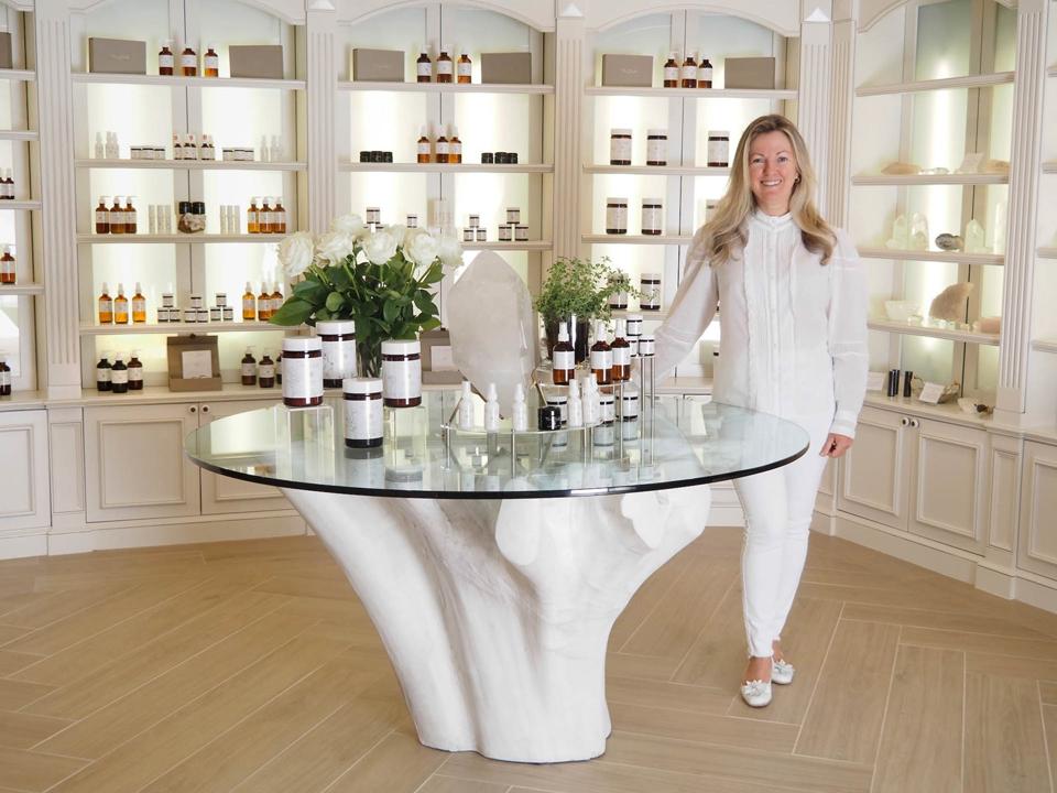 AestheticianToTheStars Tammy Fender On Her Travel Tips And Trips