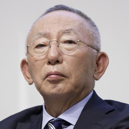 Tadashi Yanai & family