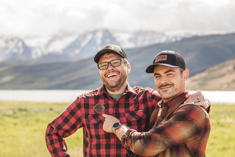 2022-Zac_Efron-Kodiak_Cakes-36