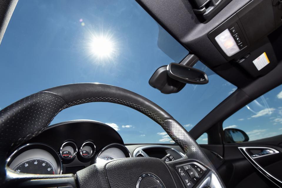 There’s A Heat Wave, And It Increases Risk For Traffic Crashes