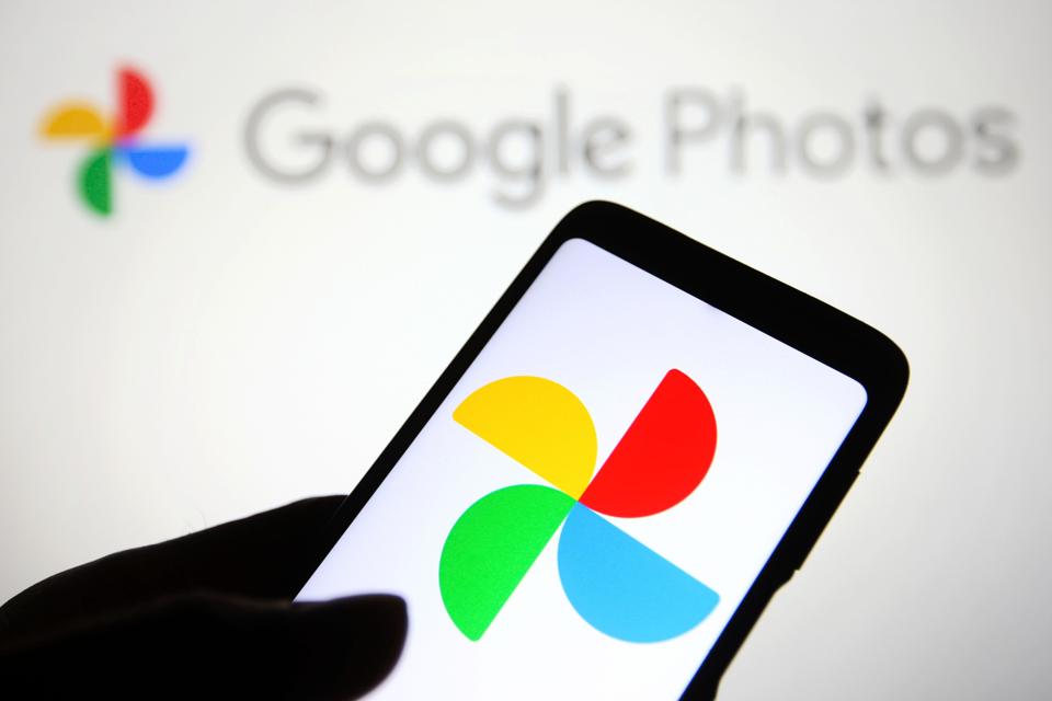 Google Photos has revealed a new AI-powered photo editor for Android and iOS.