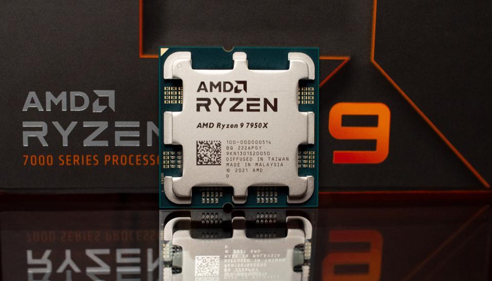 CPU AMD Ryzen 9 7000 Series CPU AMD Ryzen 9 7950X3D - Ryzen 9 7000 Series 16-Core 4.2 GHz