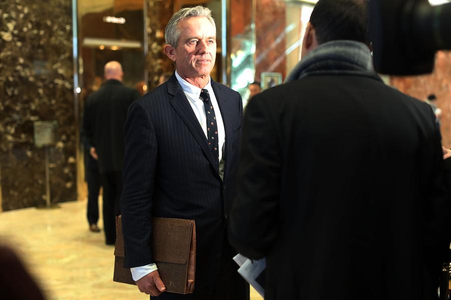 Trump And Conspiracy Theorist RFK Jr Meet For Anti-Vax Lovefest