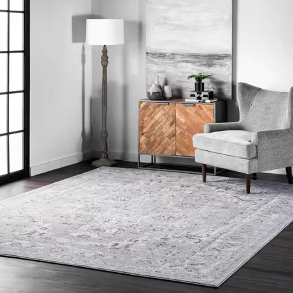 Rugs USA Light Gray Vintage Medallion Area Rug (5' x 8')