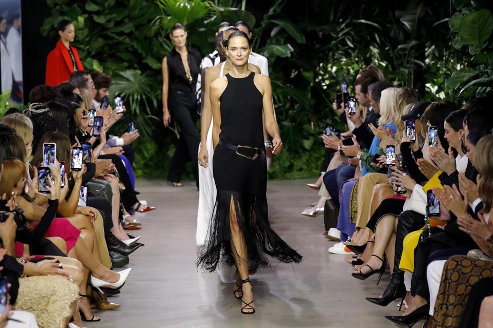 Urban Resort Dressing At Michael Kors For Spring 2023