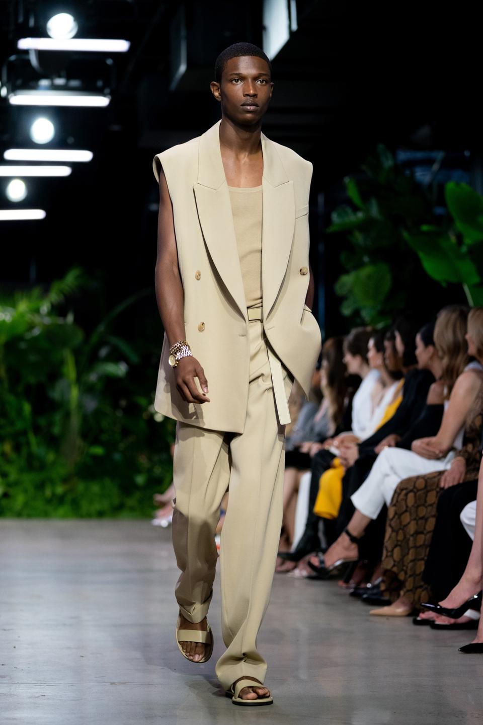 Urban Resort Dressing At Michael Kors For Spring 2023