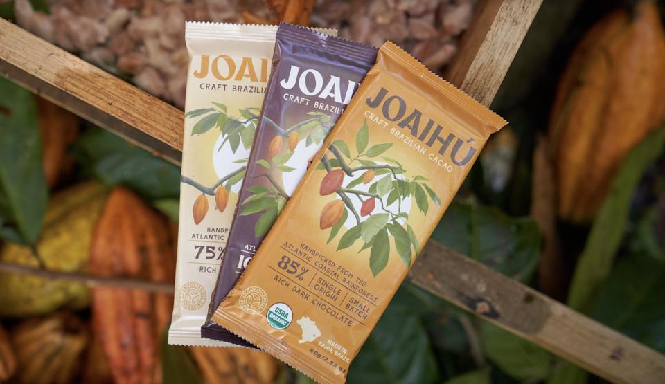 Three Joaihú chocolate bars