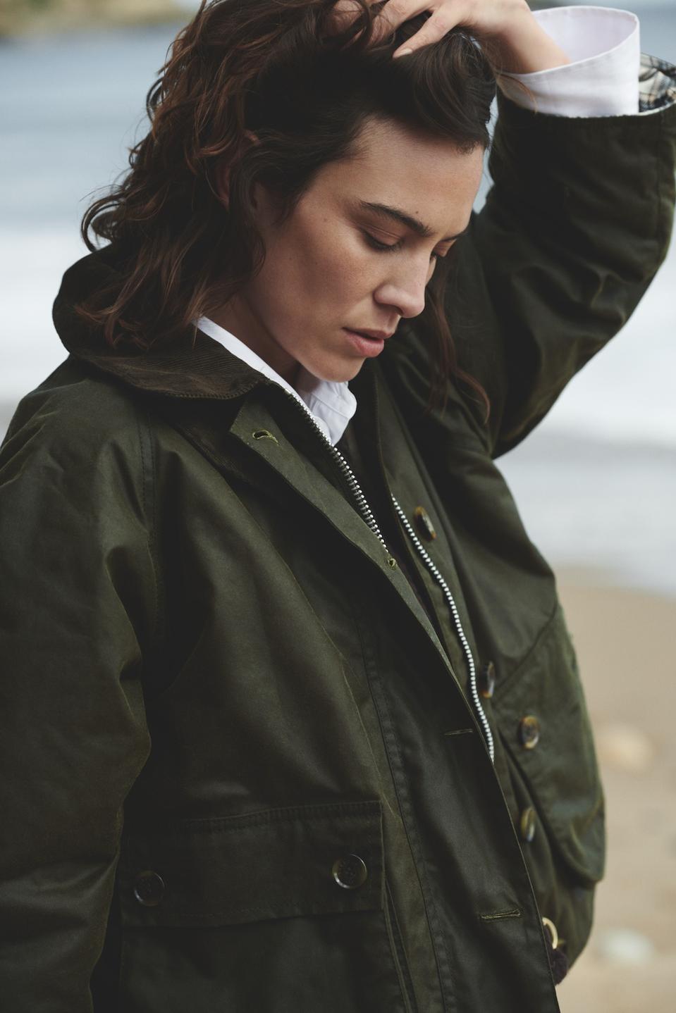 【Barbour by ALEXACHUNG】VIOLET WAX BARBOUR x ALEXACHUNG Violet Waxed Cotton Jacket in Fern