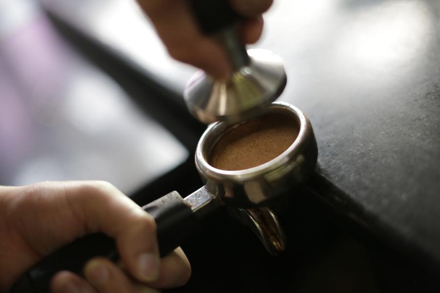 Competition Is Catching Up, As Starbucks Buzz Cools Off