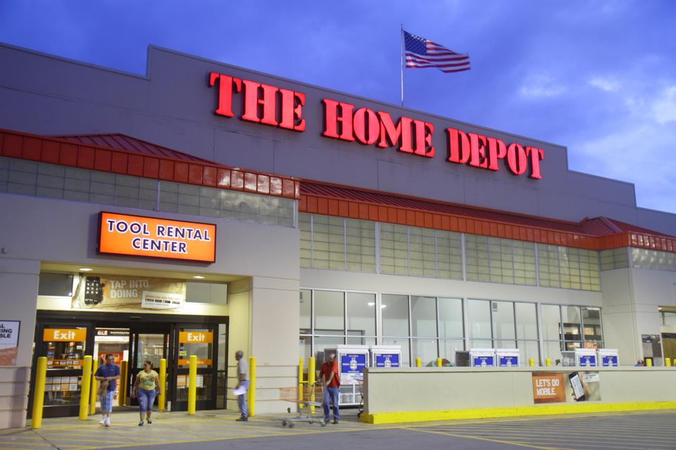 Flipboard What’s Home Depot’s Fair Stock Price Estimate Based On