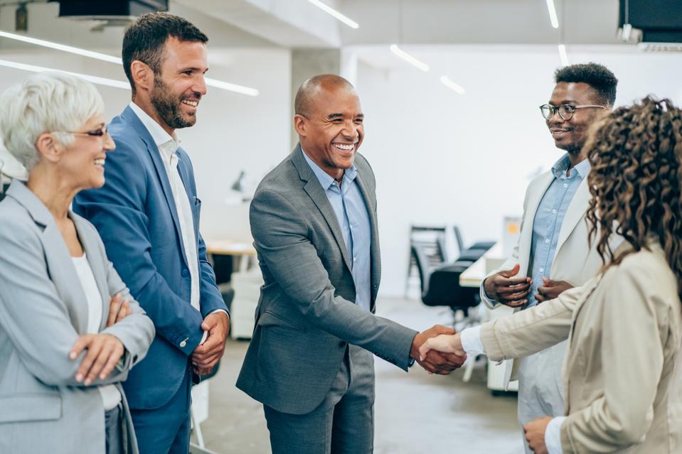 20 Expert Tips For Executives On The Job Hunt