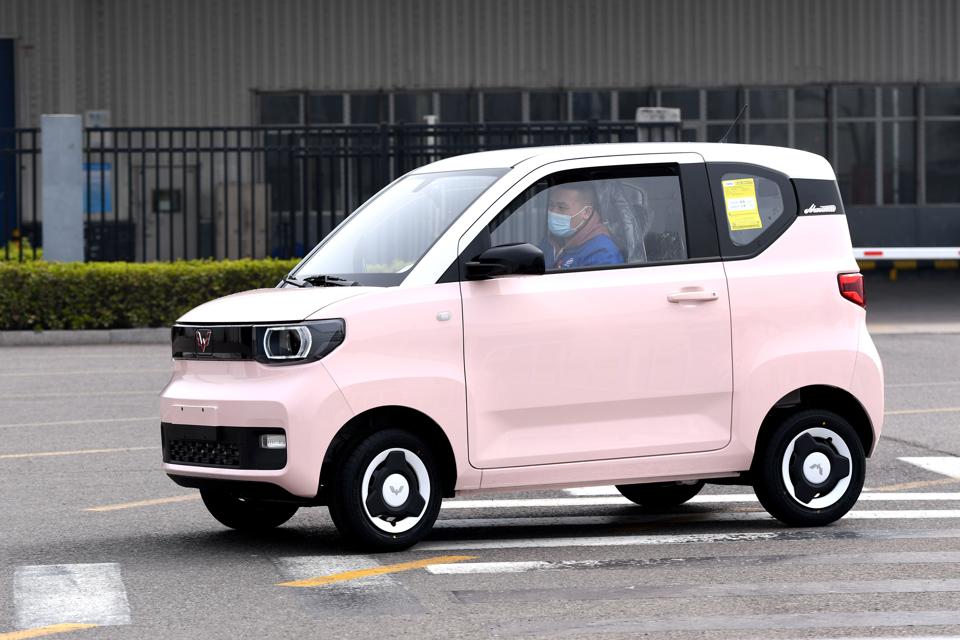 Wuling Hongguang Mini EV Виробництво в Циндао