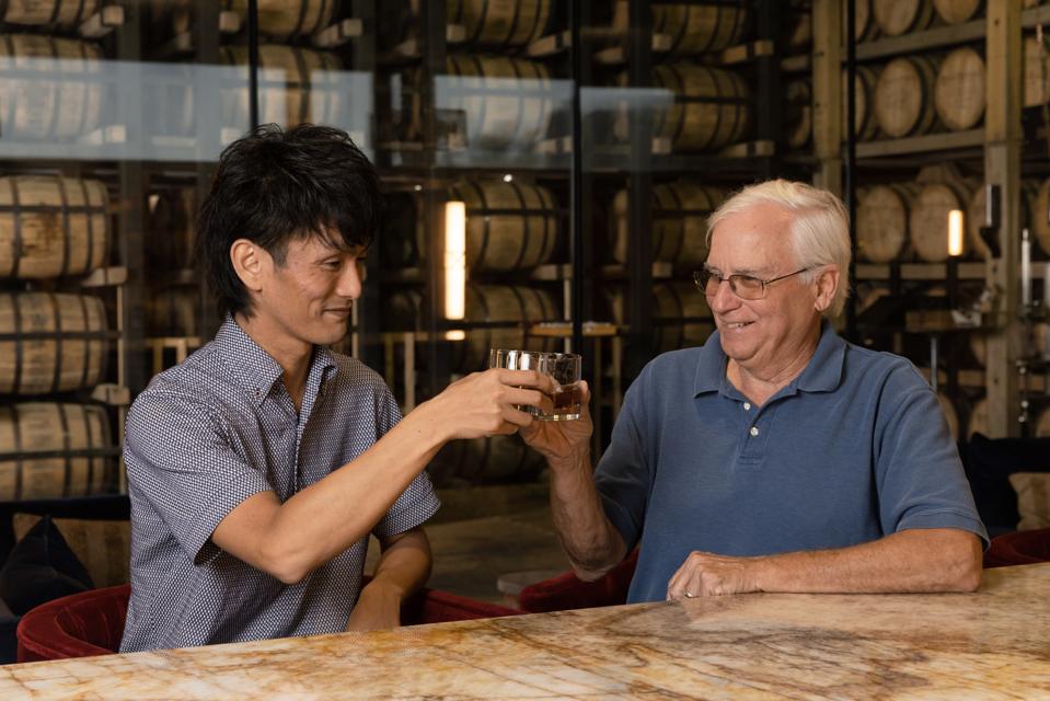 Master Blenders Yusuke Yahisa of the Nagahama Distillery and John Rhea of Kentucky Owl toast to the creation of the Takumi Edition. 