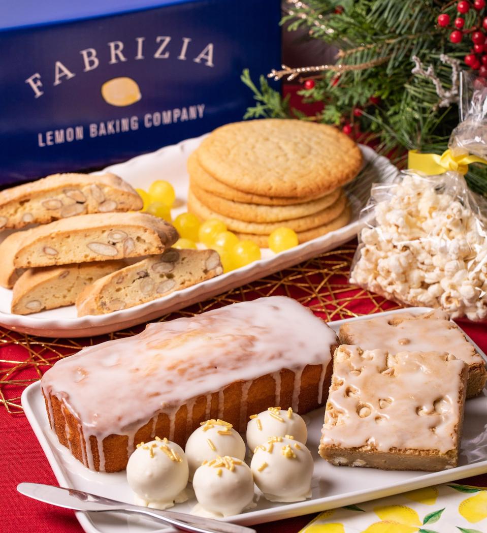 Fabrizia Holiday Cheer Grande Baked Goods Gift Box