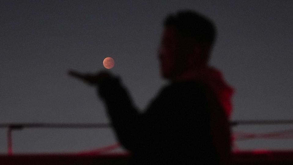 Gerhana Bulan Total 2025: Fenomena 'Blood Moon' yang Wajib Disaksikan di Amerika Utara