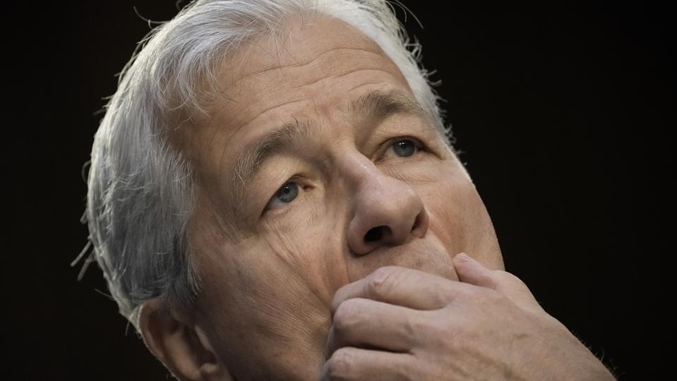 Wall Street Warns $6.6 Trillion Crypto Withdrawal Risk Amid Bitcoin Price Drop