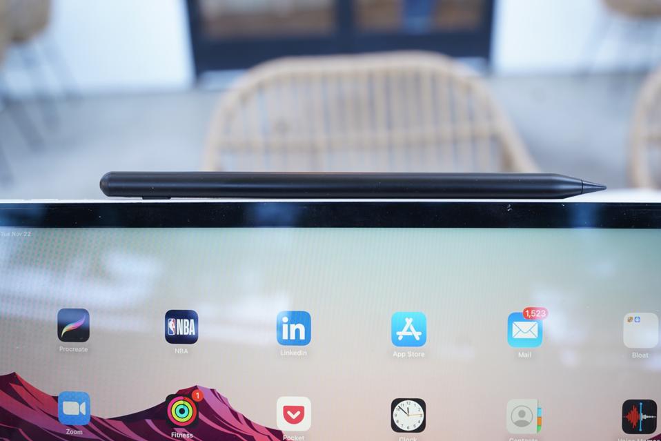 This $49 iPad Stylus Is A Great Apple Pencil Alternative—Unless
