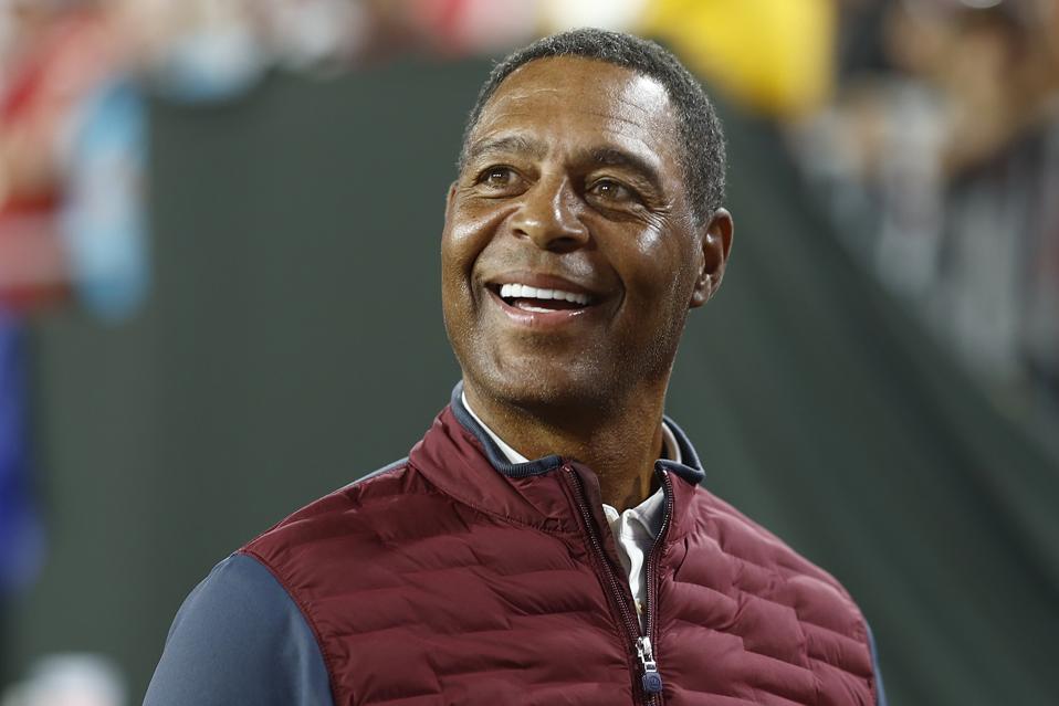 Marcus Allen Singer Chiefs And Raiders Great Marcus Allen Praises Josh Jacobs And Isiah Pacheco