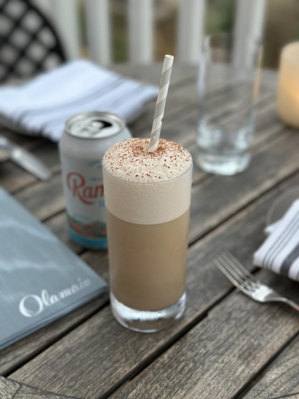 Fruitcake Fizz cocktail