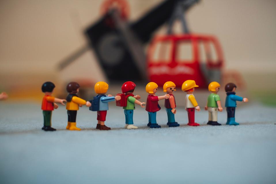 Playmobile Lego people in line-Markus Spiske-qodjMu0byZ8-unsplash