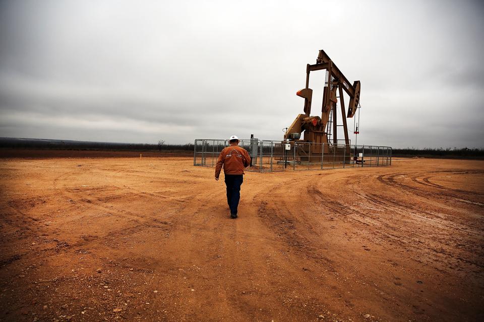 Las compañías petroleras de Permian Basin trabajan para adaptarse a la caída de la producción