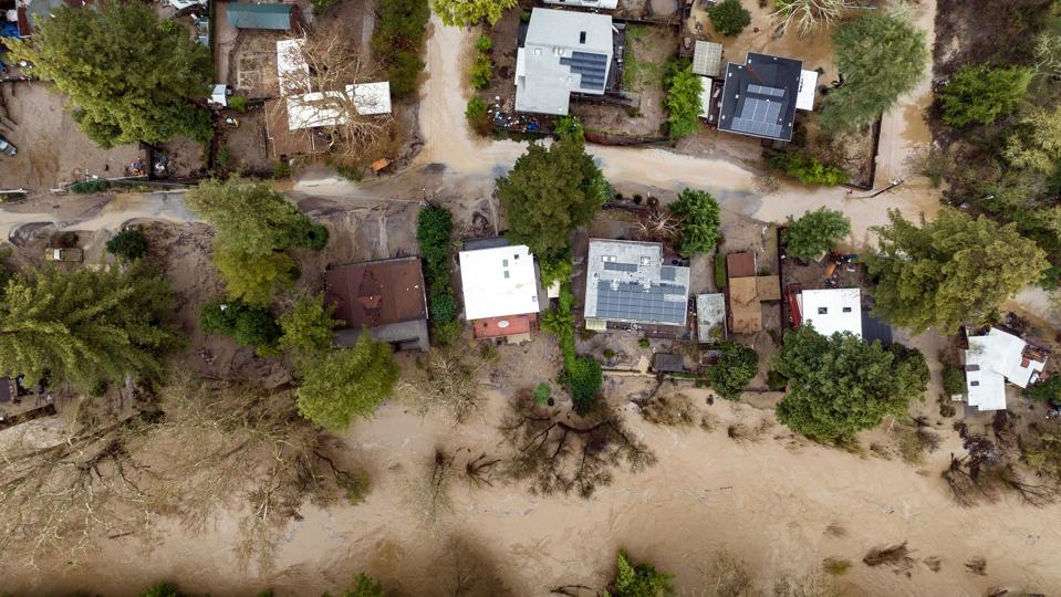 TOPSHOT-US-WEATHER-RAIN-FLOODING
