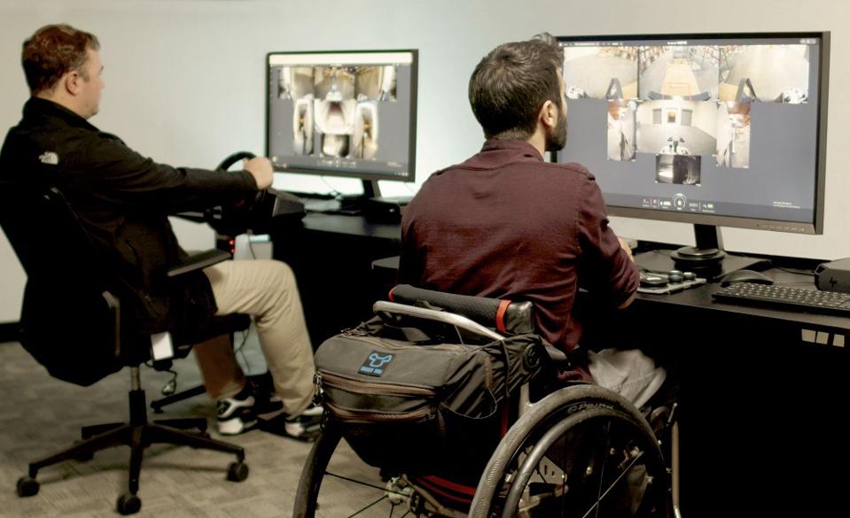 Arnon Amit is based in Phantom Auto's Tel Aviv office. 