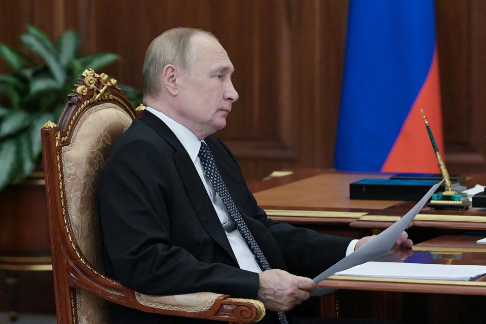 RUSIA-POLÍTICA-EDUCACIÓN