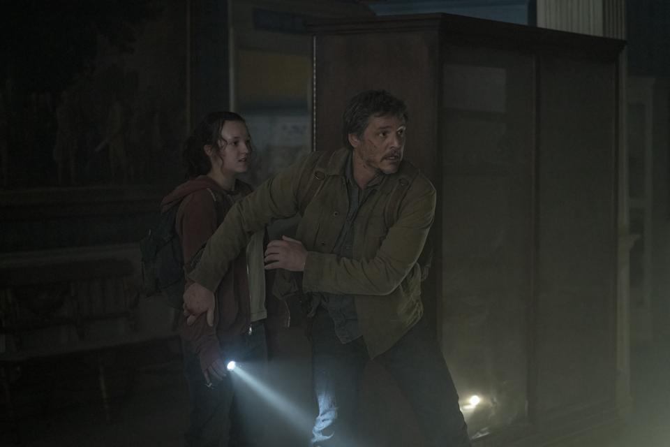 Bella Ramsay y Pedro Pascal en The Last of Us
