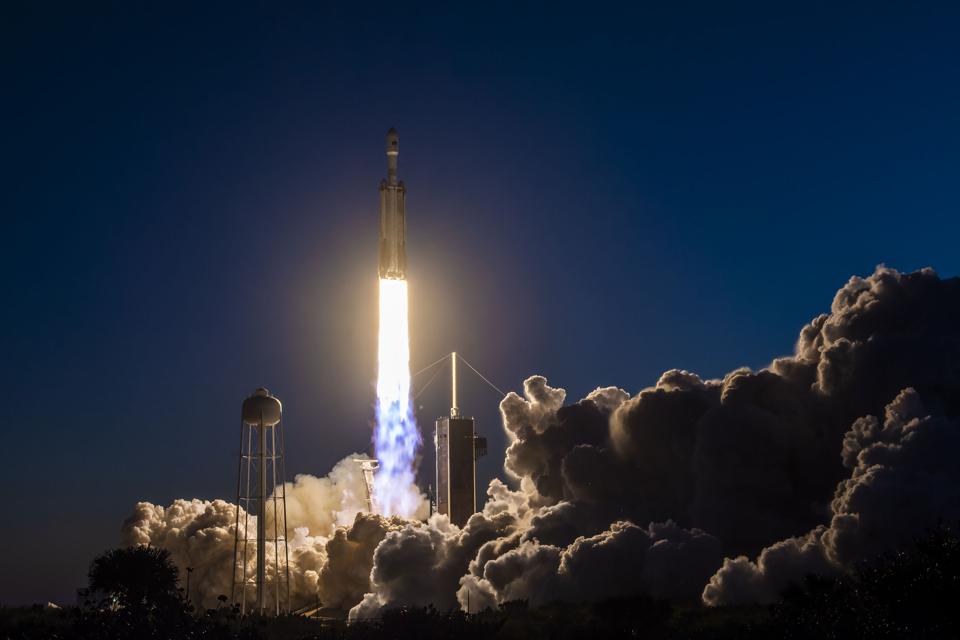 У неділю, 15 січня о 17.56 год. ET, Falcon Heavy запустила місію USSF-67 на геосинхронну навколоземну орбіту зі стартового комплексу 39A (LC-39A) Космічного центру Кеннеді у Флориді.